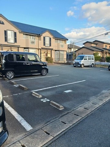 サニーパレス一条Ｂの駐車場|車をお持ちの方に嬉しい駐車場付きの物件です