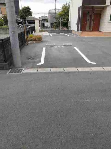 ブリアンの駐車場|駐車スペースもあります