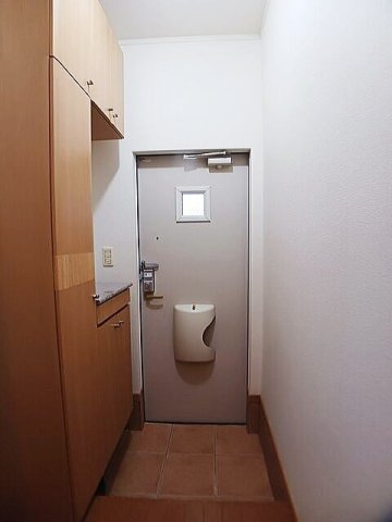 プリムローズ　Ａの玄関|明るい玄関です