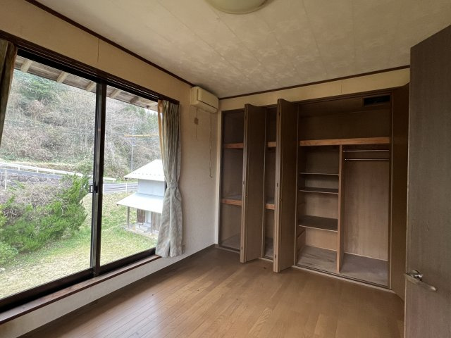 安来市広瀬町西比田　貸一戸建ての洋室|２階