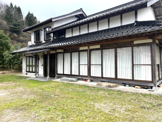 安来市広瀬町西比田　貸一戸建ての外観
