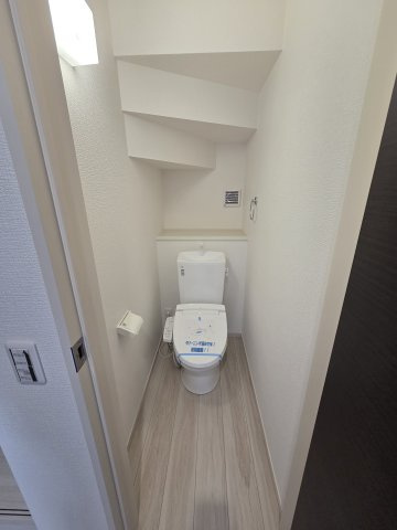 新築　伊勢崎市今泉町1期　1号棟のトイレ|現地写真　トイレは温水洗浄機能付きです！節水タイプなので家計に優しいトイレです！