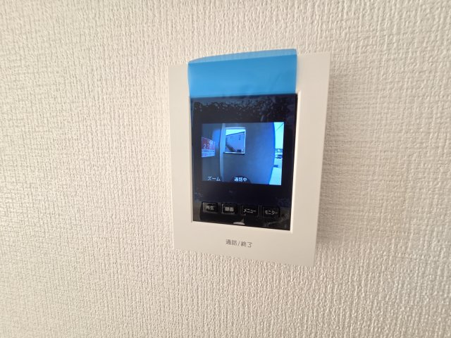 新築　伊勢崎市今泉町1期　1号棟の設備|現地写真　カラーTVモニター付きのドアホンがついています。お子様やご高齢の方がお留守番の時でも安心です！