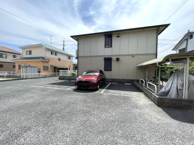 エミグランド新茂原Ａの駐車場