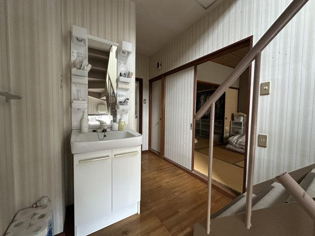 行徳1丁目　4階建の洗面所|2F