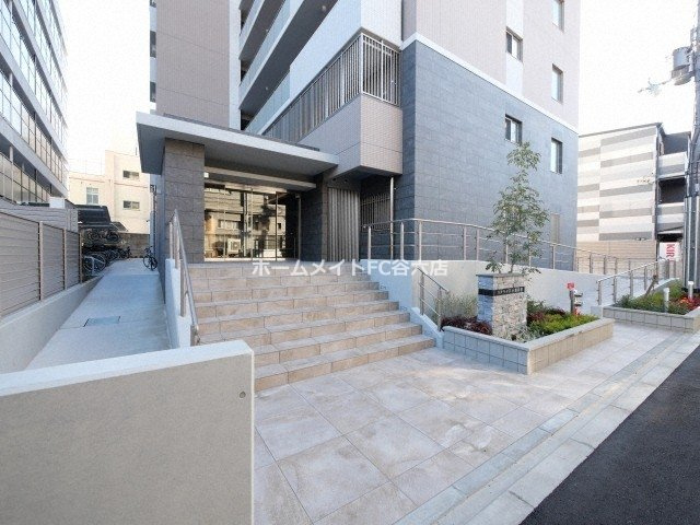 【エントランス】 | リアライズ小路駅前