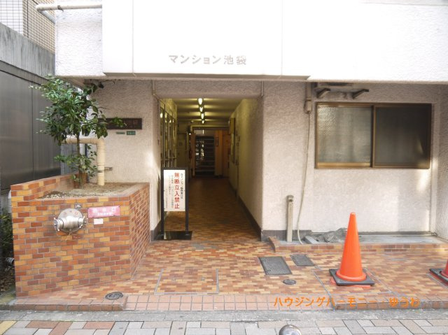 【エントランス】 | マンション池袋 | 清廉とされたエントランスになっています。