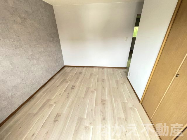 【寝室】 | 広くて明るい寝室