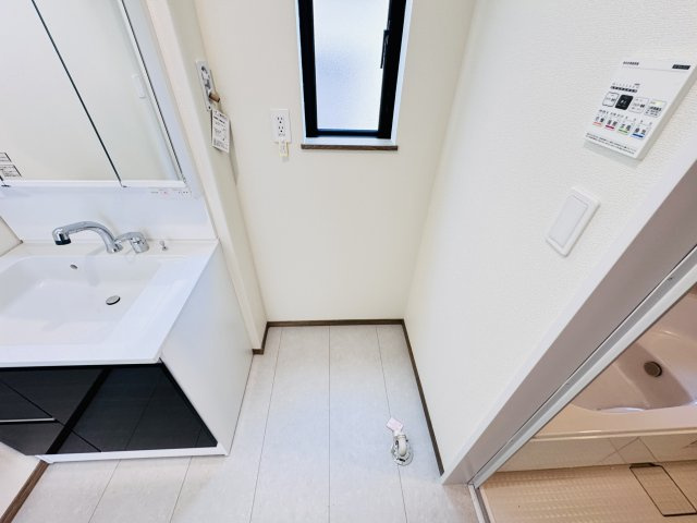 松戸市八ケ崎３丁目新築戸建【八ヶ崎第二小学校:5分】のランドリースペース|洗濯機置き場