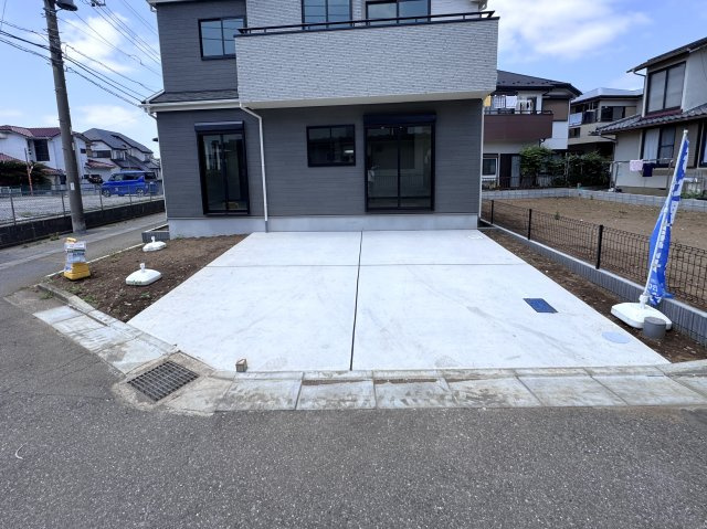 松戸市八ケ崎３丁目新築戸建【八ヶ崎第二小学校:5分】の駐車場|A号棟駐車スペース・並列2台駐車可