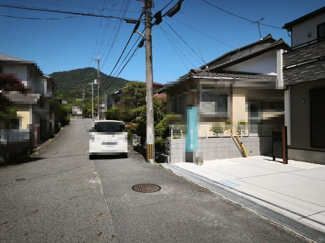 【前面道路含む現地写真】
