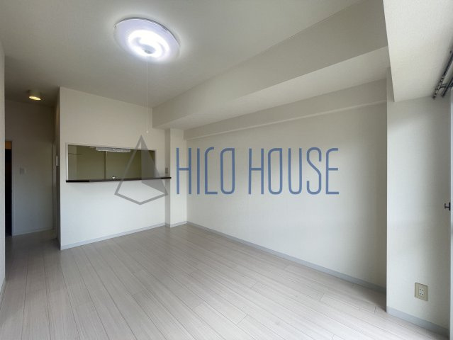 サニーエステートの居間・リビング