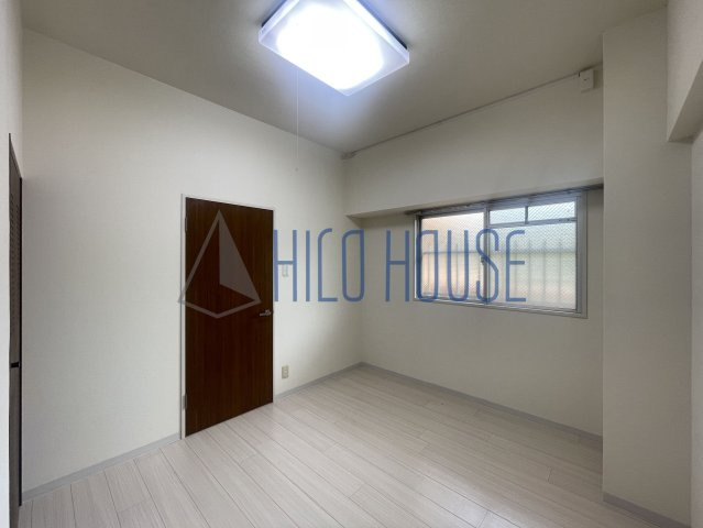 サニーエステートの寝室