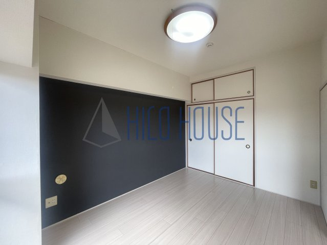 サニーエステートの寝室