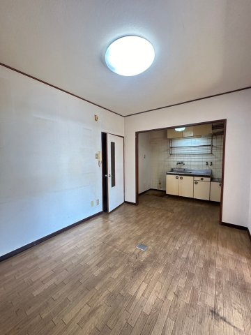 吉田マンション東雲パートIIの居間・リビング