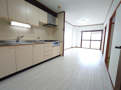 【居間・リビング】 | リバティ・サーラー千代ケ崎（C-5）