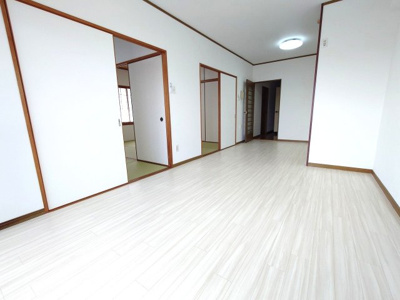 【居間・リビング】 | リバティ・サーラー千代ケ崎（C-5）