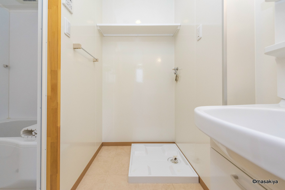 イーグル東口マンションの洗面所|室内洗濯機置き場