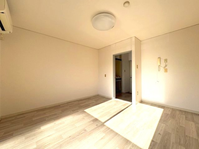 サンアベニュー葉山の洋室