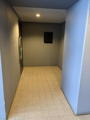 ワコーレシティ神戸三宮の玄関