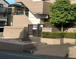 ISM北小金のエントランス