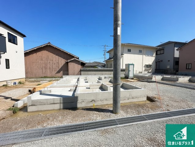 明石市魚住町西岡　新築一戸建ての外観|周辺は落ち着いた街並みの住宅地！子育てがしやすい住環境です！まだ未完成ですが、現地でしかわからない事もございます。是非一度ご覧ください。