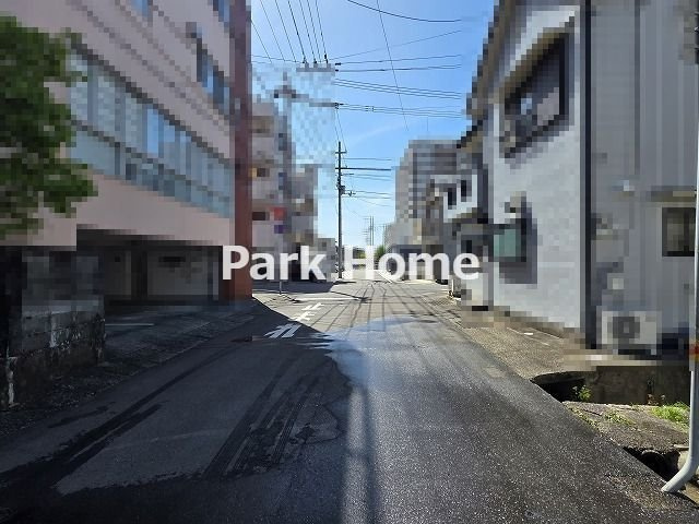 高知市旭町3丁目　新築戸建ての前面道路含む現地写真
