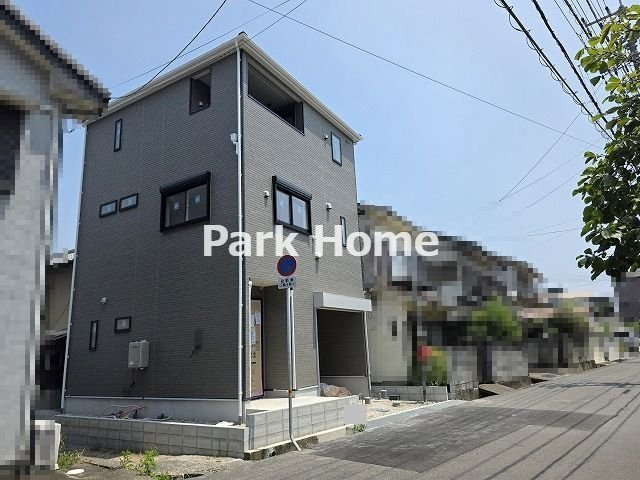 高知市旭町3丁目　新築戸建ての前面道路含む現地写真