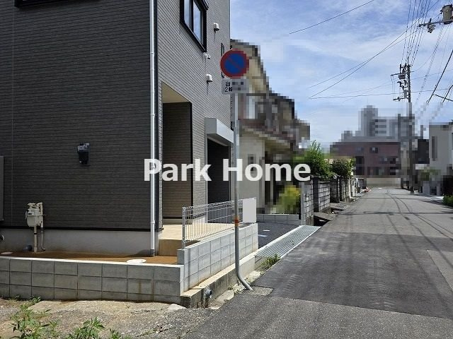 高知市旭町3丁目　新築戸建ての前面道路含む現地写真