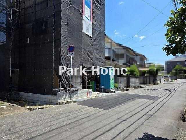 高知市旭町3丁目　新築戸建ての前面道路含む現地写真|2026.6月：建築中