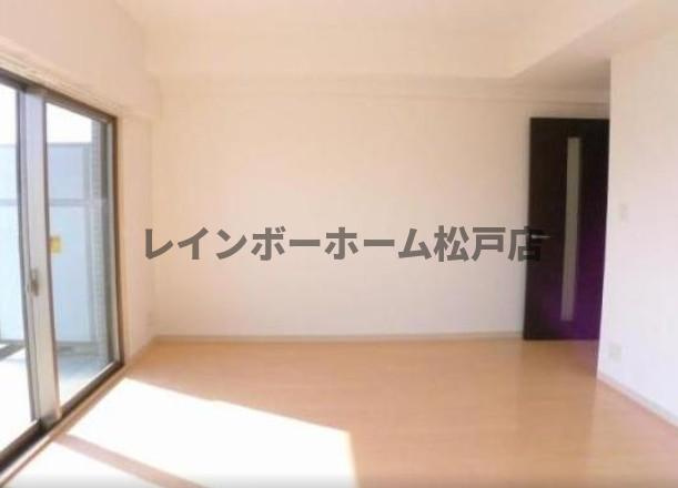 【仲介手数料：50％OFF】対象物件！の居間・リビング