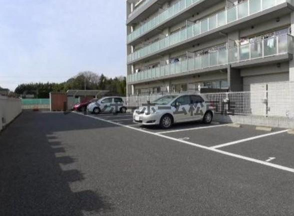 【仲介手数料：50％OFF】対象物件！の駐車場