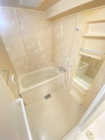 大阪市淀川区木川東４丁目の賃貸マンションの浴室