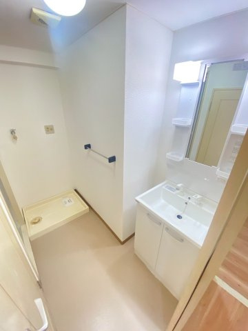 大阪市淀川区木川東４丁目の賃貸マンションの洗面所