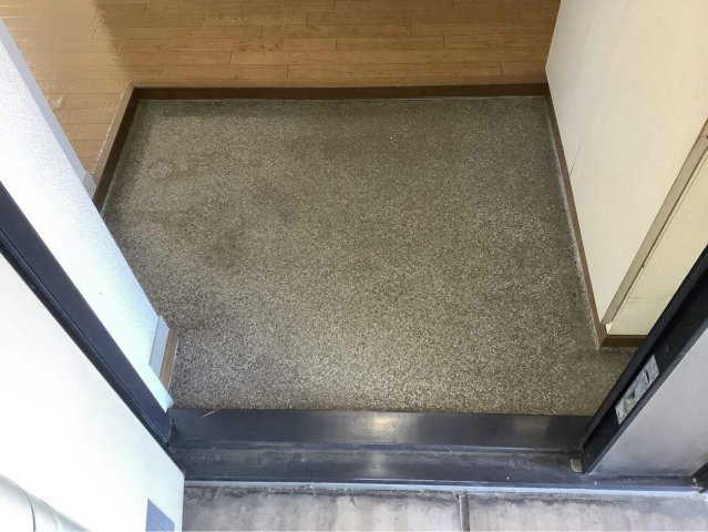 エンブレムの玄関