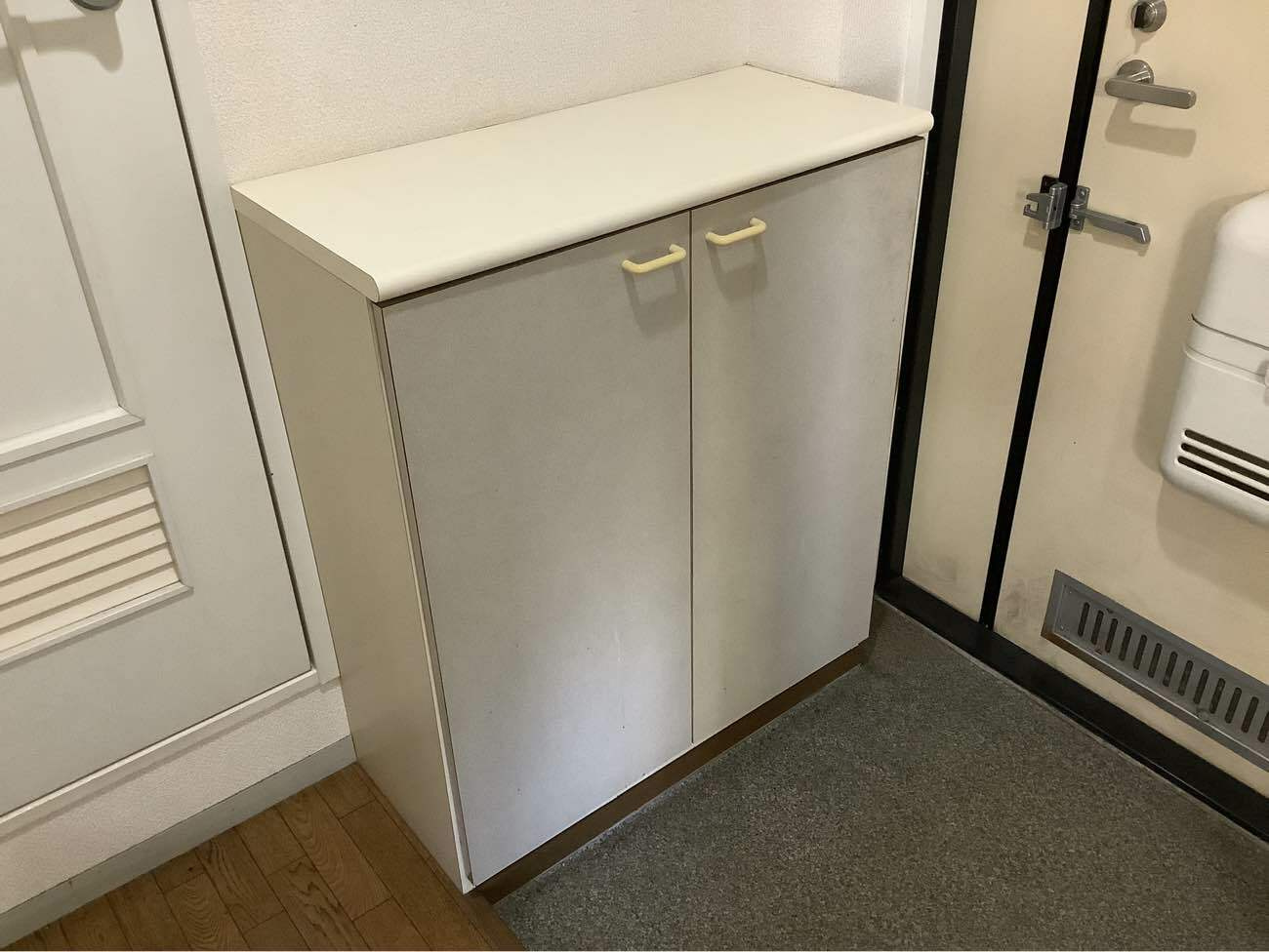 エンブレムの玄関