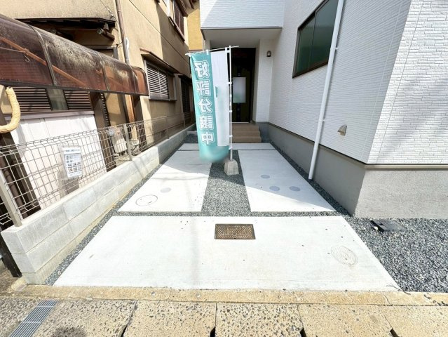 ◆近鉄京都線「伊勢田」駅徒歩５分◆ＪＲ奈良線の２沿線利用可能◆家事動線良好◆宇治市羽拍子町１期の駐車場|駐車スペース