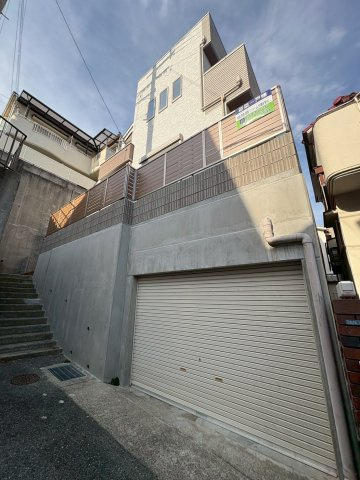 千鳥が丘３丁目　新築戸建ての駐車場|カースペースがあります