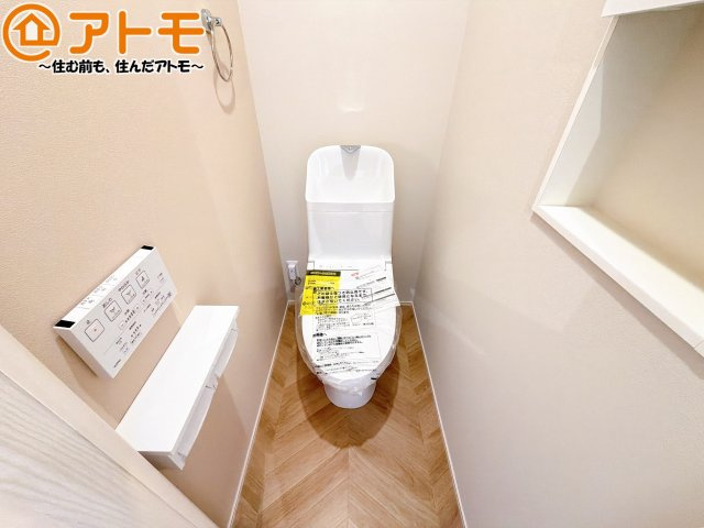 【トイレ】 | 駿河区八幡5丁目8期　新築戸建　1号地 | 毎日使うトイレだからこそ機能性を重視したいですよね！温水洗浄便座で快適な時間をお過ごしください♪