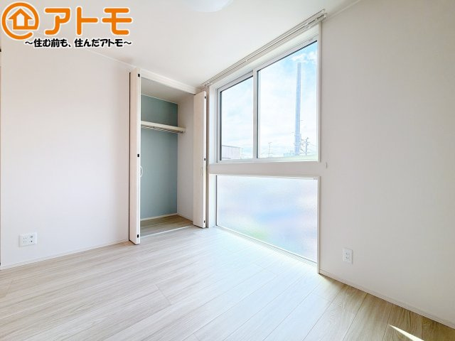 【寝室】 | 駿河区八幡5丁目8期　新築戸建　1号地 | 収納スペースもしっかり確保したお部屋は、収納家具の数も減らせるのでお部屋を広く使えます！