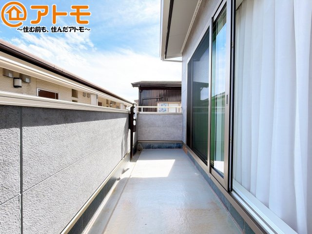 【バルコニー】 | 駿河区八幡5丁目8期　新築戸建　1号地 | 陽当りの良いバルコニーはお洗濯物はもちろんお布団もふかふかになります♪