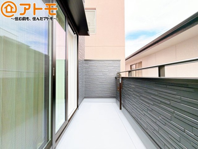 【バルコニー】 | 駿河区八幡5丁目8期　新築戸建　2号地 | 陽当りの良いバルコニーはお洗濯物はもちろんお布団もふかふかになります♪