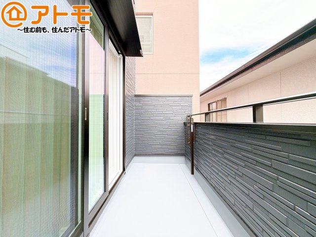 【バルコニー】 | 駿河区八幡5丁目8期　新築戸建　2号地 | 陽当りの良いバルコニーはお洗濯物はもちろんお布団もふかふかになります♪