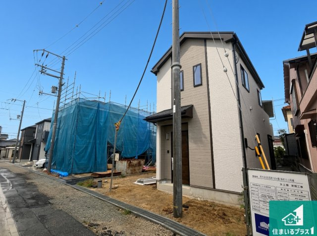 明石市魚住町西岡　新築一戸建ての外観|周辺は落ち着いた街並みの住宅地！子育てがしやすい住環境です！まだ未完成ですが、現地でしかわからない事もございます。是非一度ご覧ください。