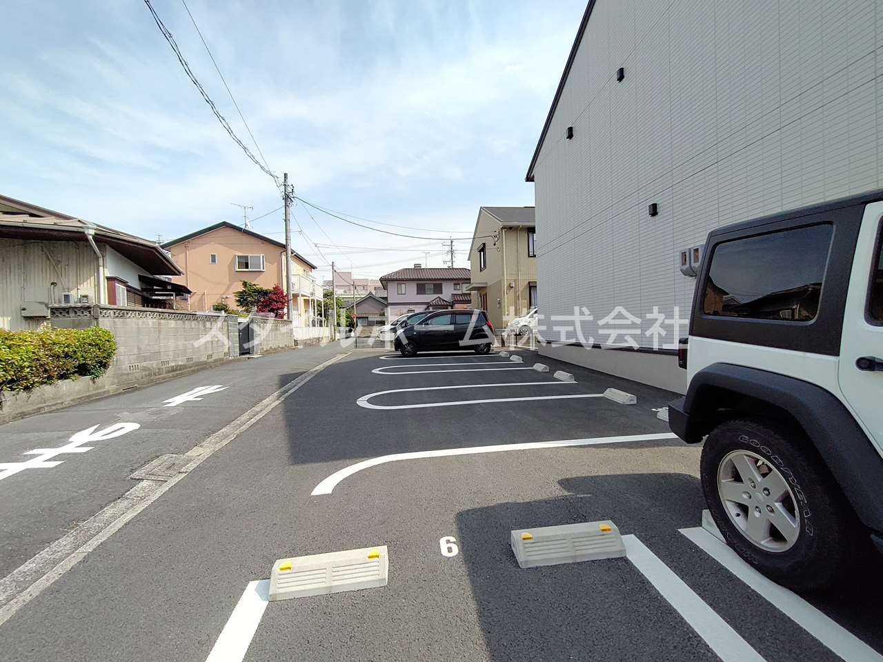 ミエル　ブランの駐車場
