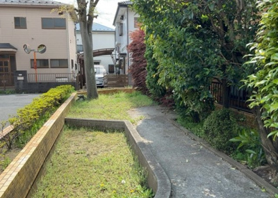 【庭】 | ライオンズマンション相模が丘 | 物件によっては、入居者が個人的に使用できる専用庭がついているものもあります。また、住宅の中にある土間の部分を庭と呼ぶこともあります。庭の用途は住む人によって変わり、それによってデザインもさまざまです。