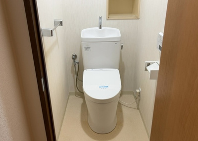 【トイレ】 | ライオンズマンション相模が丘 | トイレは大きさや形、機能、抗菌性などが異なる多種多彩なタイプが各メーカーから出ています。それぞれに良さがあるため、事前にどういったタイプのトイレがいいのかをご家庭内で決めて、内見に行くといいでしょう。