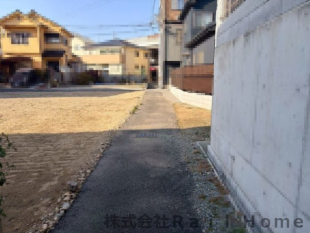 姫路市広畑区西蒲田　売土地の前面道路含む現地写真