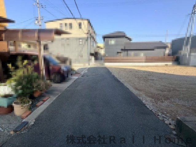姫路市広畑区西蒲田　売土地の前面道路含む現地写真