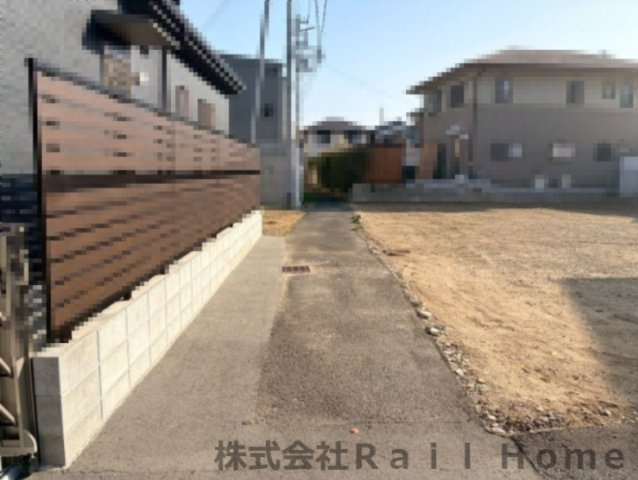 姫路市広畑区西蒲田　売土地の前面道路含む現地写真